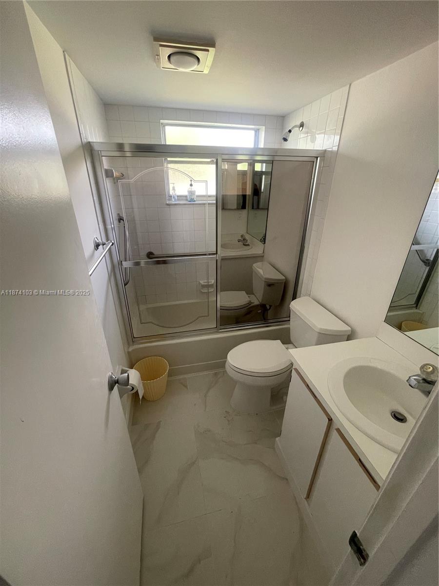 CONDO 8 OF SABAL PALM - Residential Lease