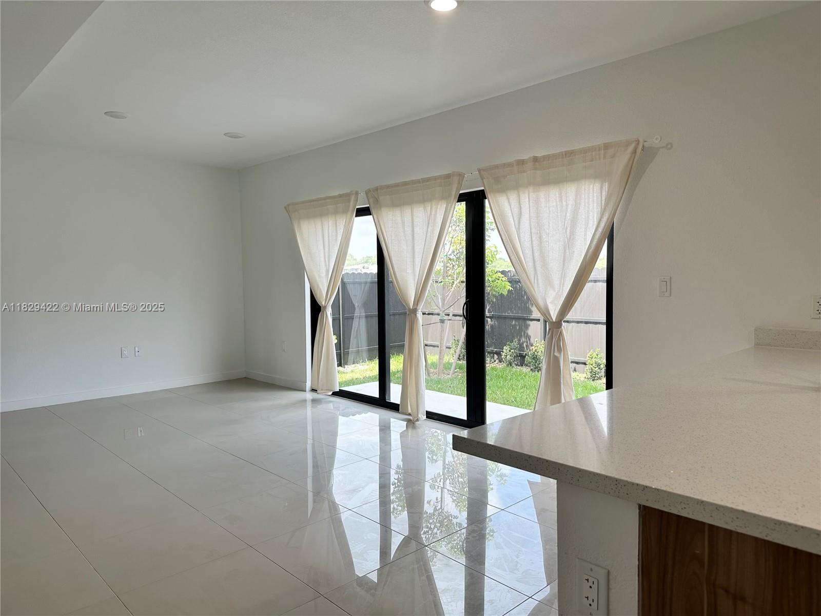 307 NW 13th Pl