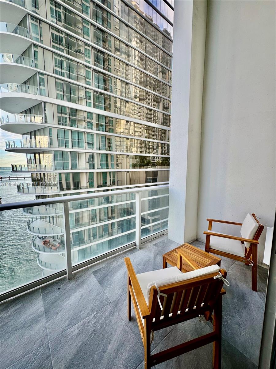 300 S Biscayne Blvd L-1210