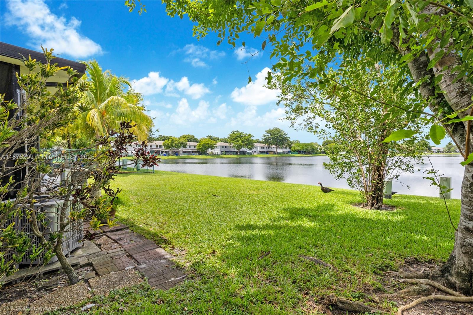 PEMBROKE POINTE SECTION T - Residential