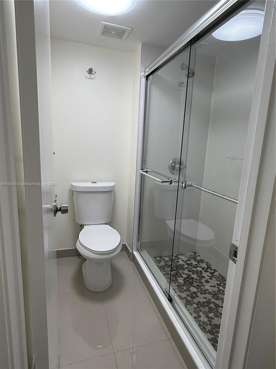 GARDENS AT BONAVENTURE 14 - Residential Lease