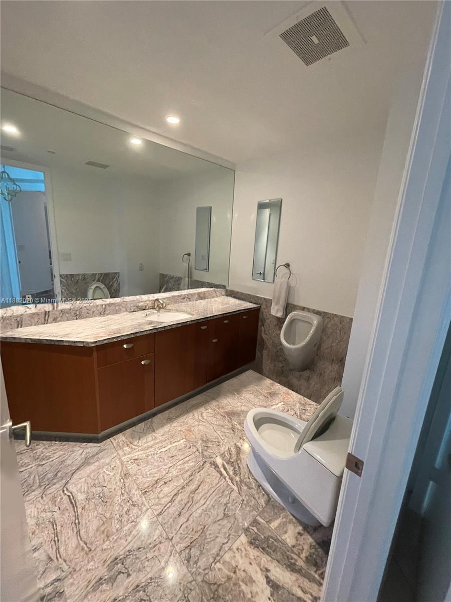 TURNBERRY OCEAN COLONY SO - Residential