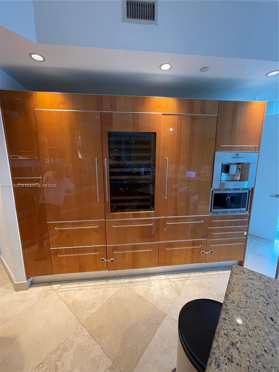 TURNBERRY OCEAN COLONY SO - Residential