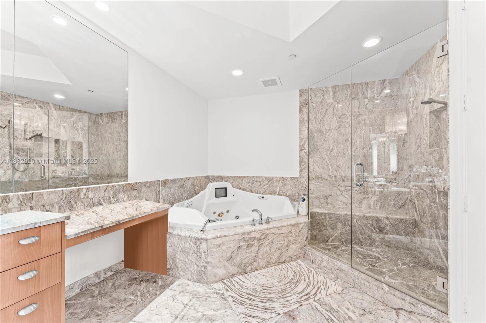 TURNBERRY OCEAN COLONY SO - Residential