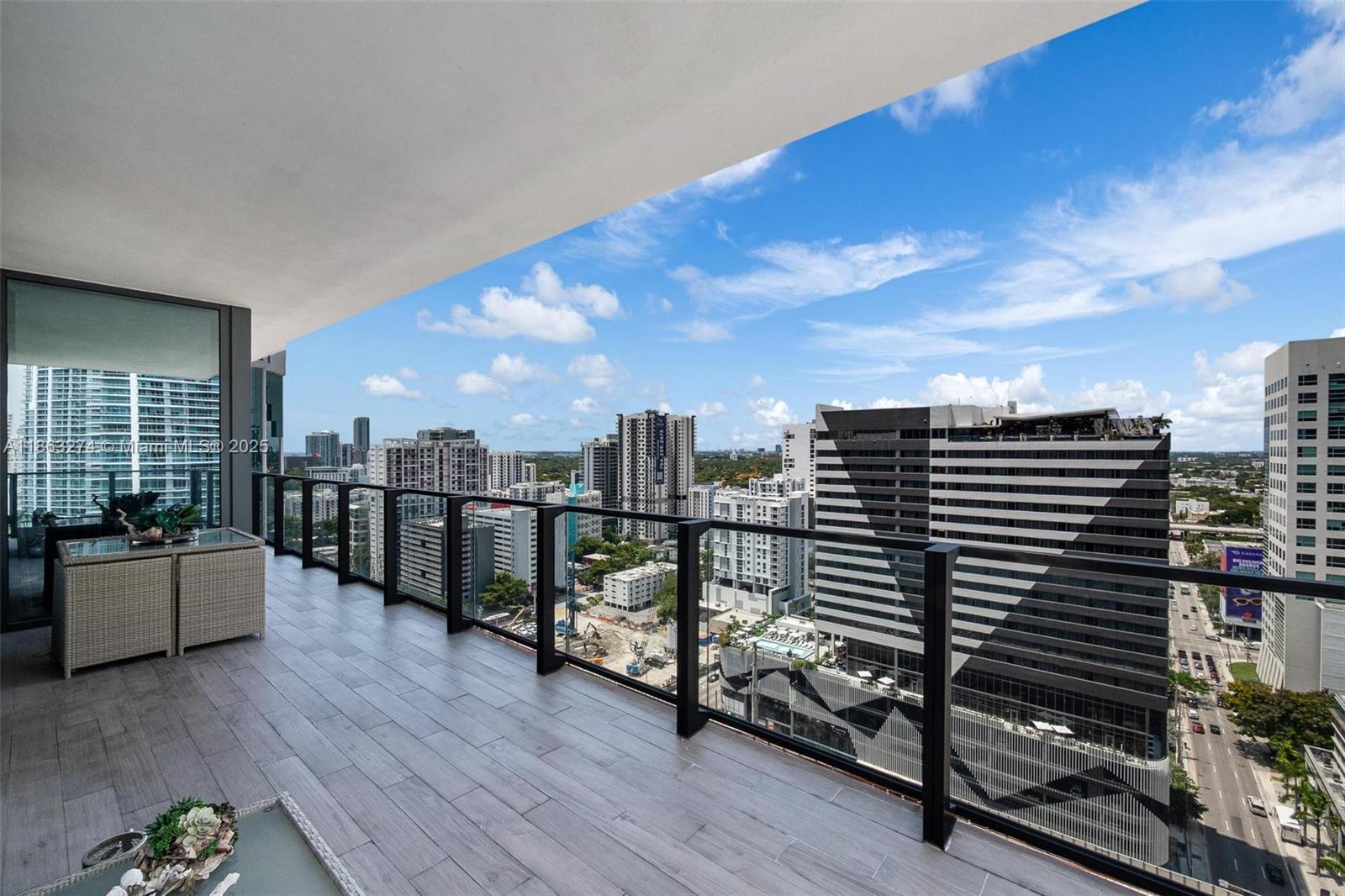 88 SW 7th St 1812