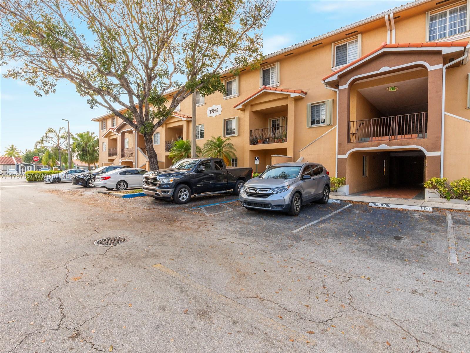 Property for Sale at 17455 Nw 75th Pl 107, Hialeah, Miami-Dade County, Florida - Bedrooms: 3 
Bathrooms: 2  - $350,000