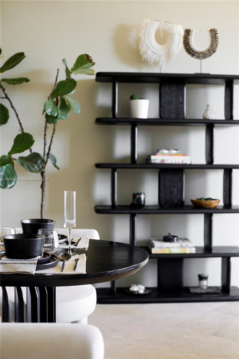 COCOSTYLE @ 3250 GRAND AV - Residential