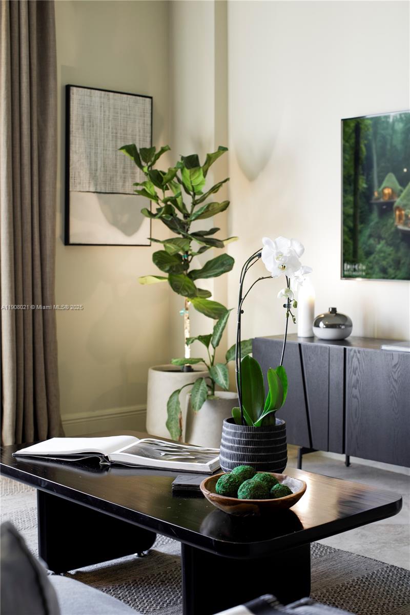 COCOSTYLE @ 3250 GRAND AV - Residential