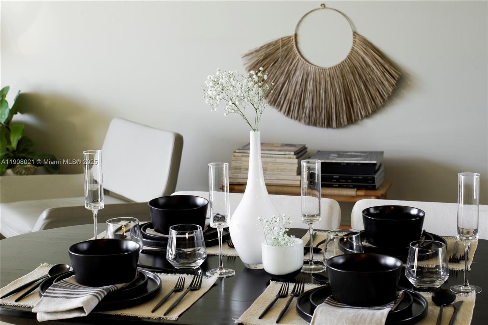 COCOSTYLE @ 3250 GRAND AV - Residential