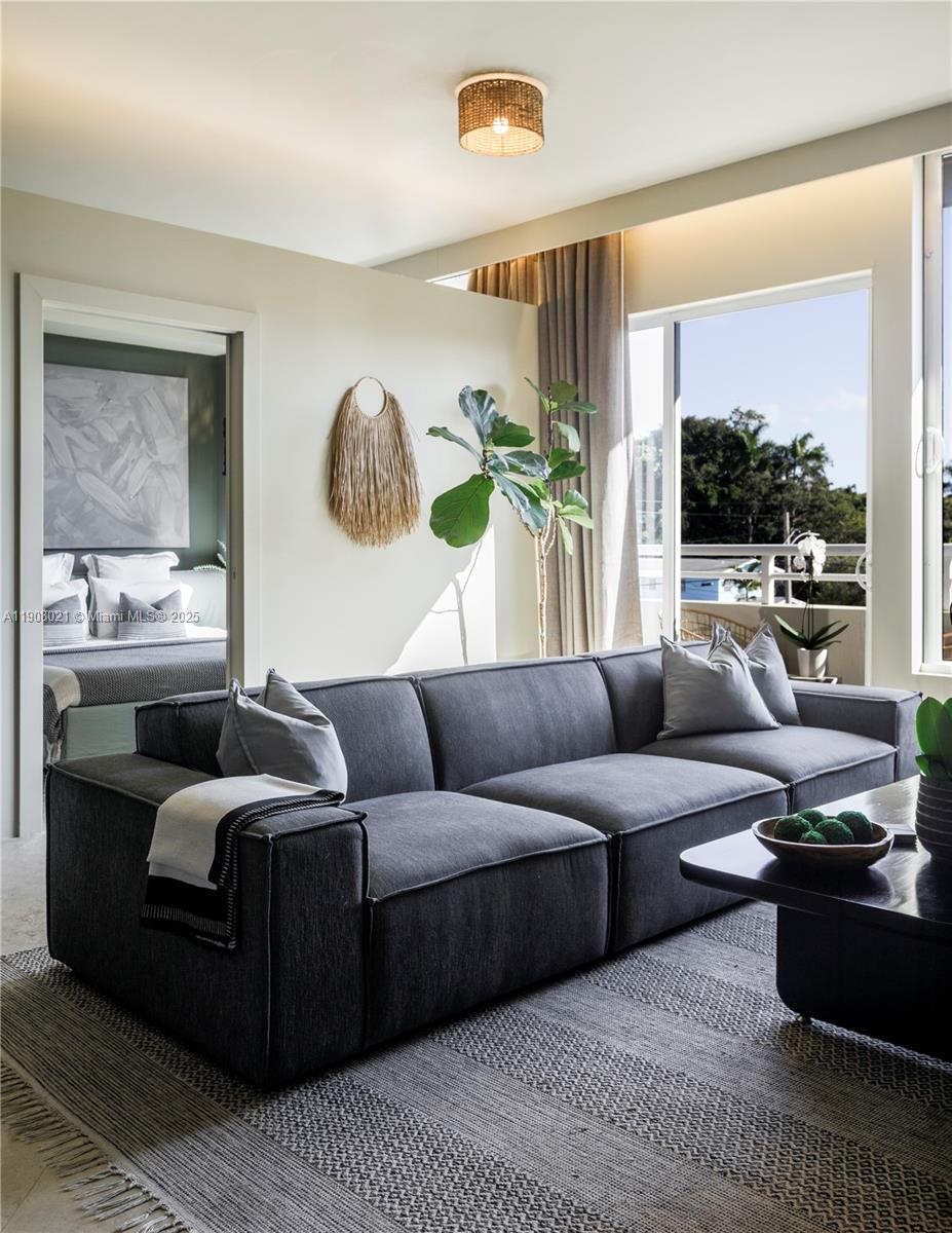 COCOSTYLE @ 3250 GRAND AV - Residential