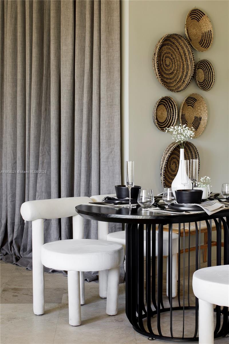 COCOSTYLE @ 3250 GRAND AV - Residential