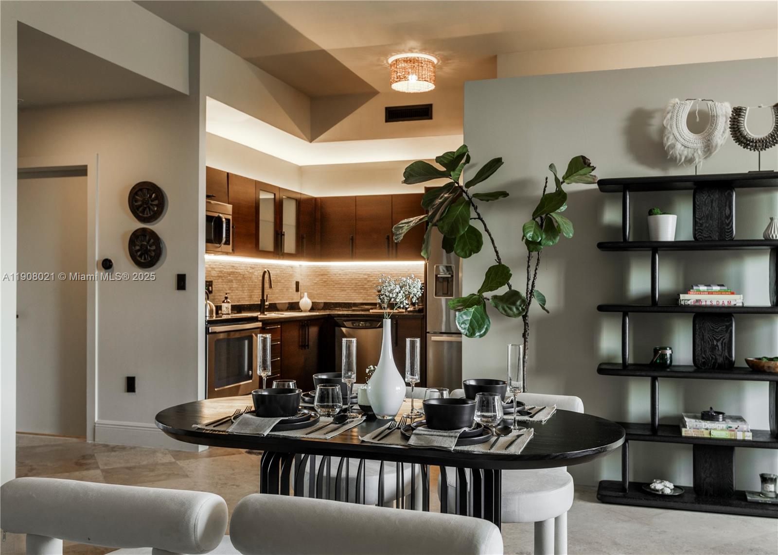 COCOSTYLE @ 3250 GRAND AV - Residential