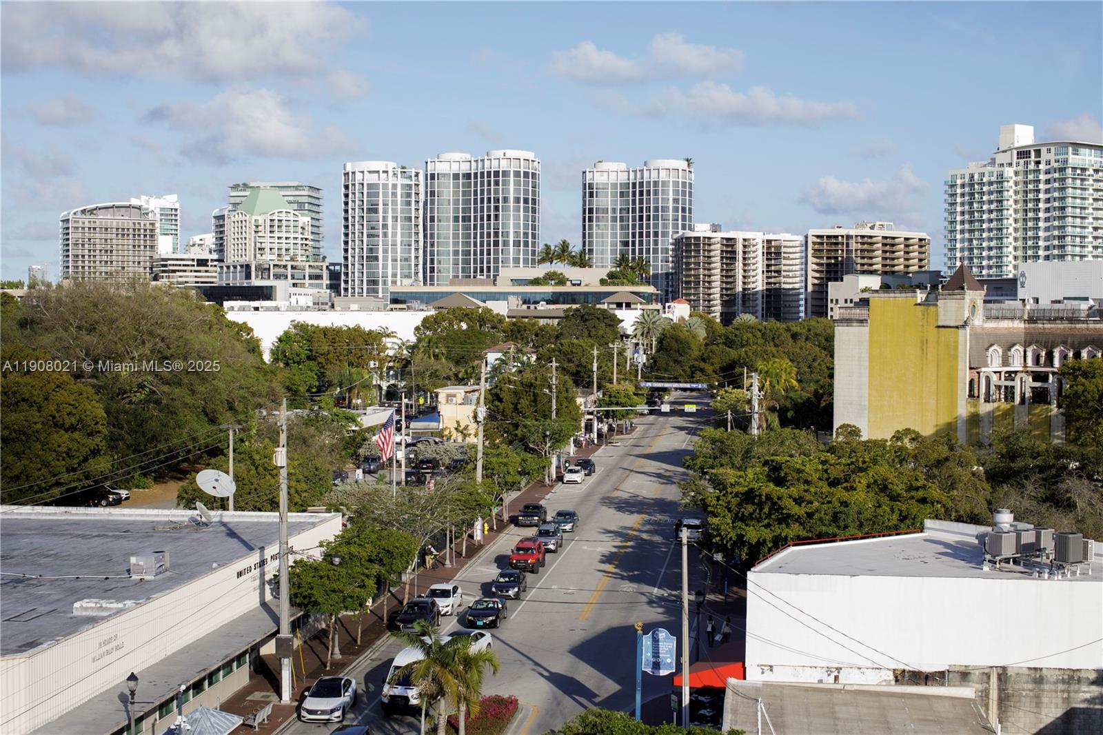 COCOSTYLE @ 3250 GRAND AV - Residential