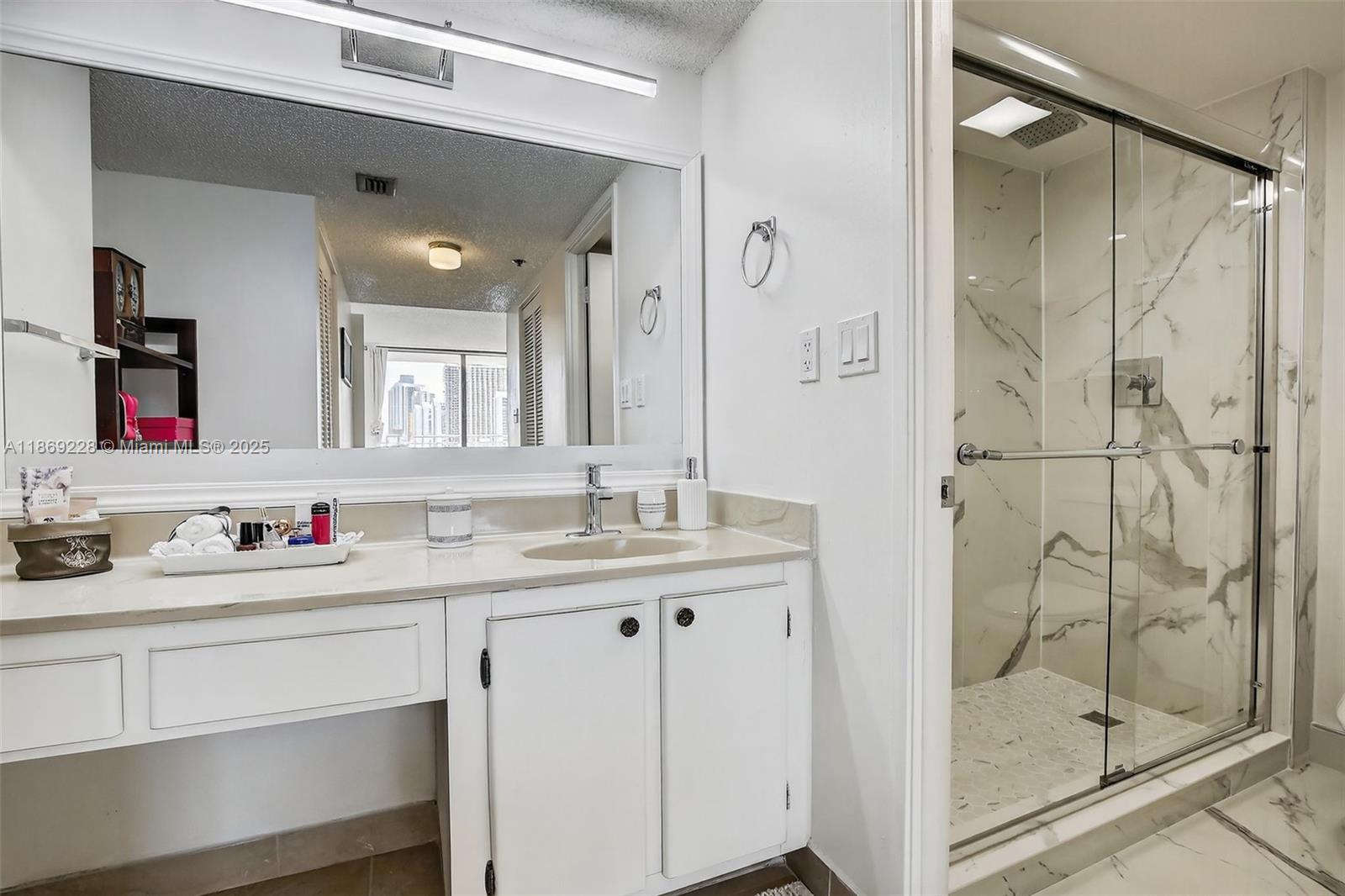 WINSTON TOWERS 600 CONDO - Residential