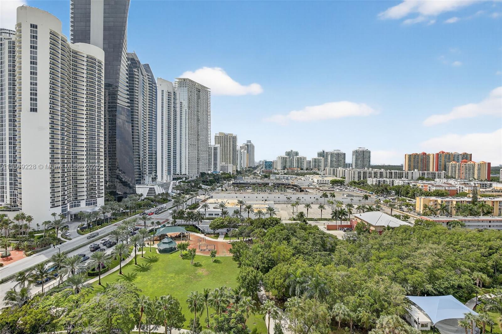 WINSTON TOWERS 600 CONDO - Residential