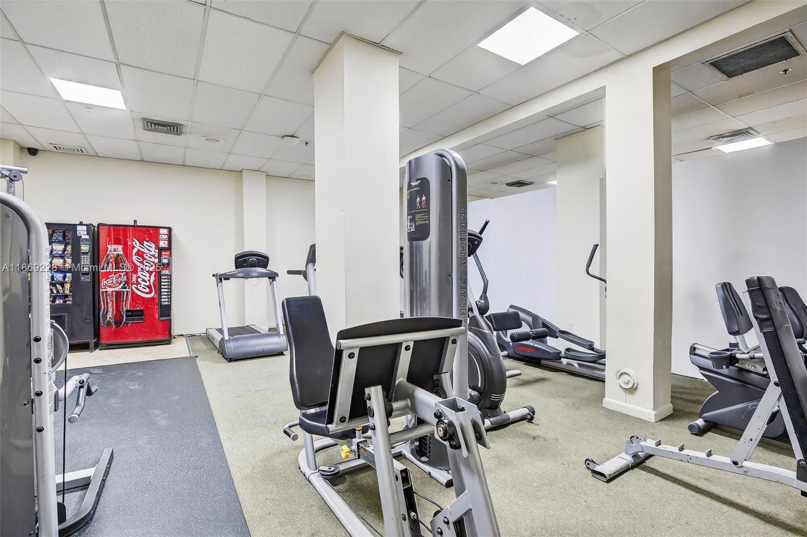 WINSTON TOWERS 600 CONDO - Residential