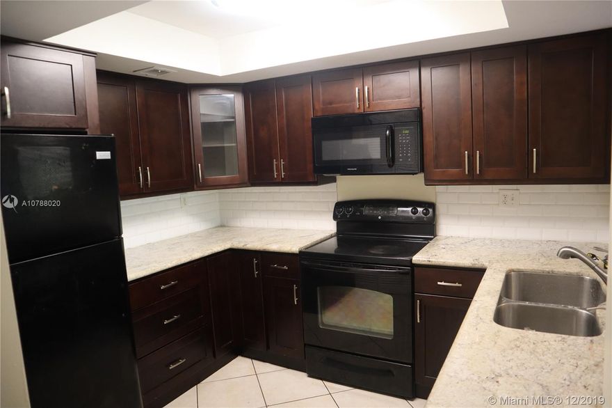 Spacious updated 2 bedroom 2 bathroom corner unit on fourth floor. No one above you. Pleasant views of the community tennis courts from your balcony where you also have a storage closet. Updated Kitchen with Granite counter tops and newer appliances.  Great location conveniently located right off the turnpike exit on Kendall drive.
Washer/Dryer inside unit.