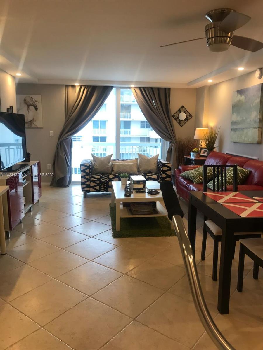 THE PRESIDENTIAL CONDO - Residential Lease