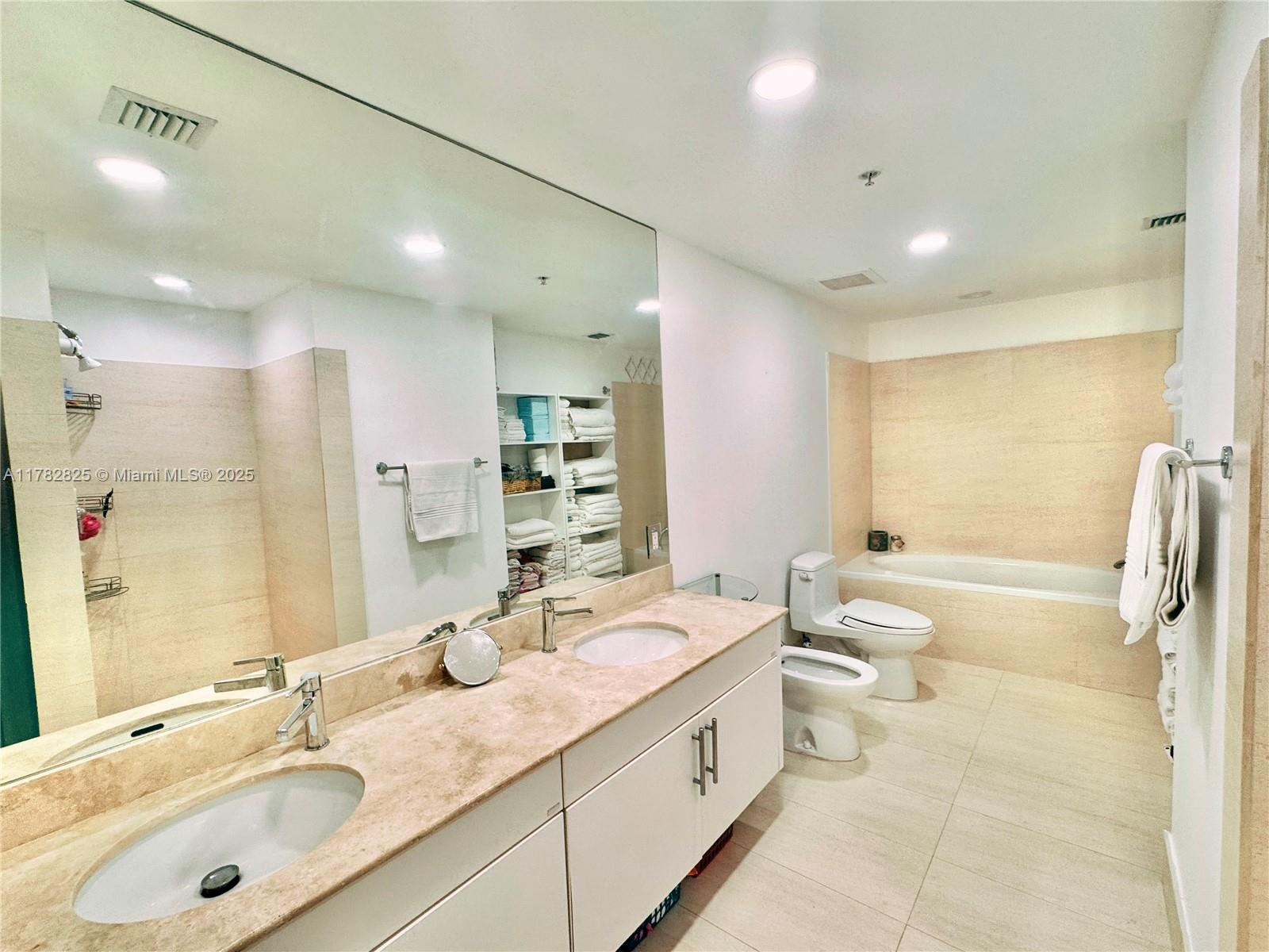 BLUE BAY TOWER CONDO - Residential