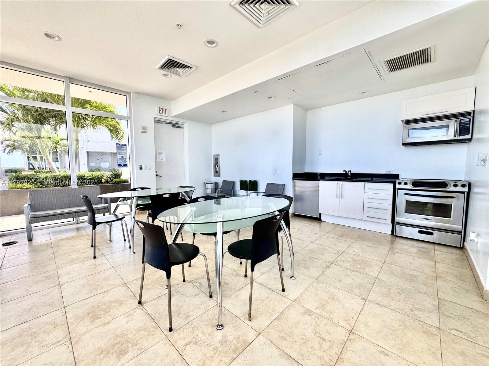 BLUE BAY TOWER CONDO - Residential