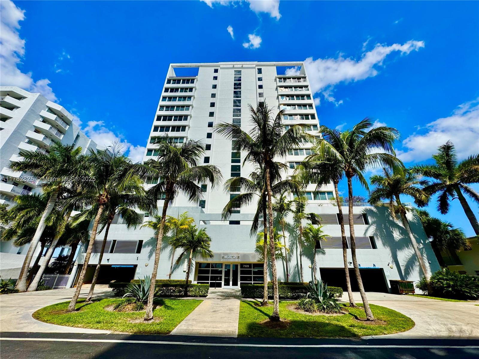 7929 West Dr 702