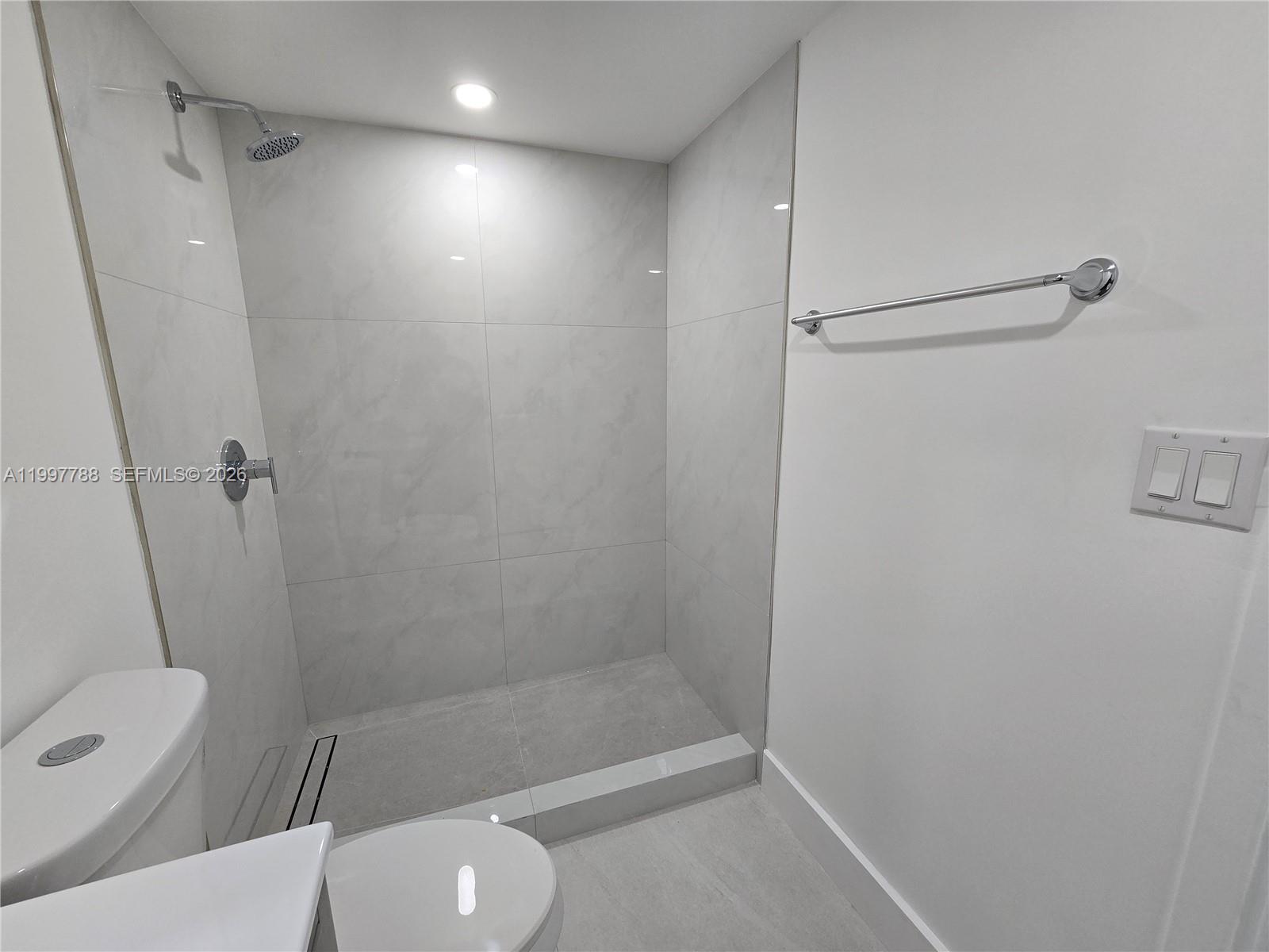 YOLANDA VILLAS CONDO - Residential Lease