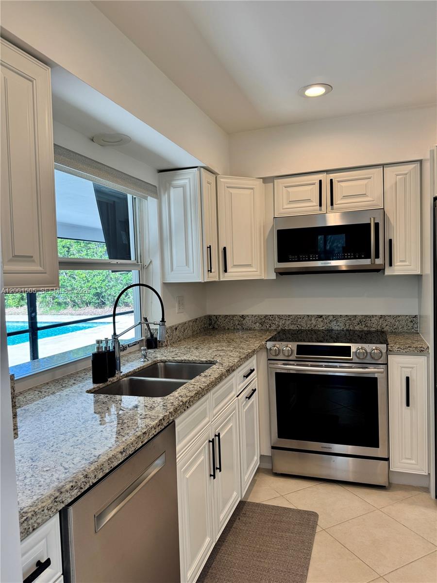 BOCA RATON SQUARE UNIT 7 - Residential Lease