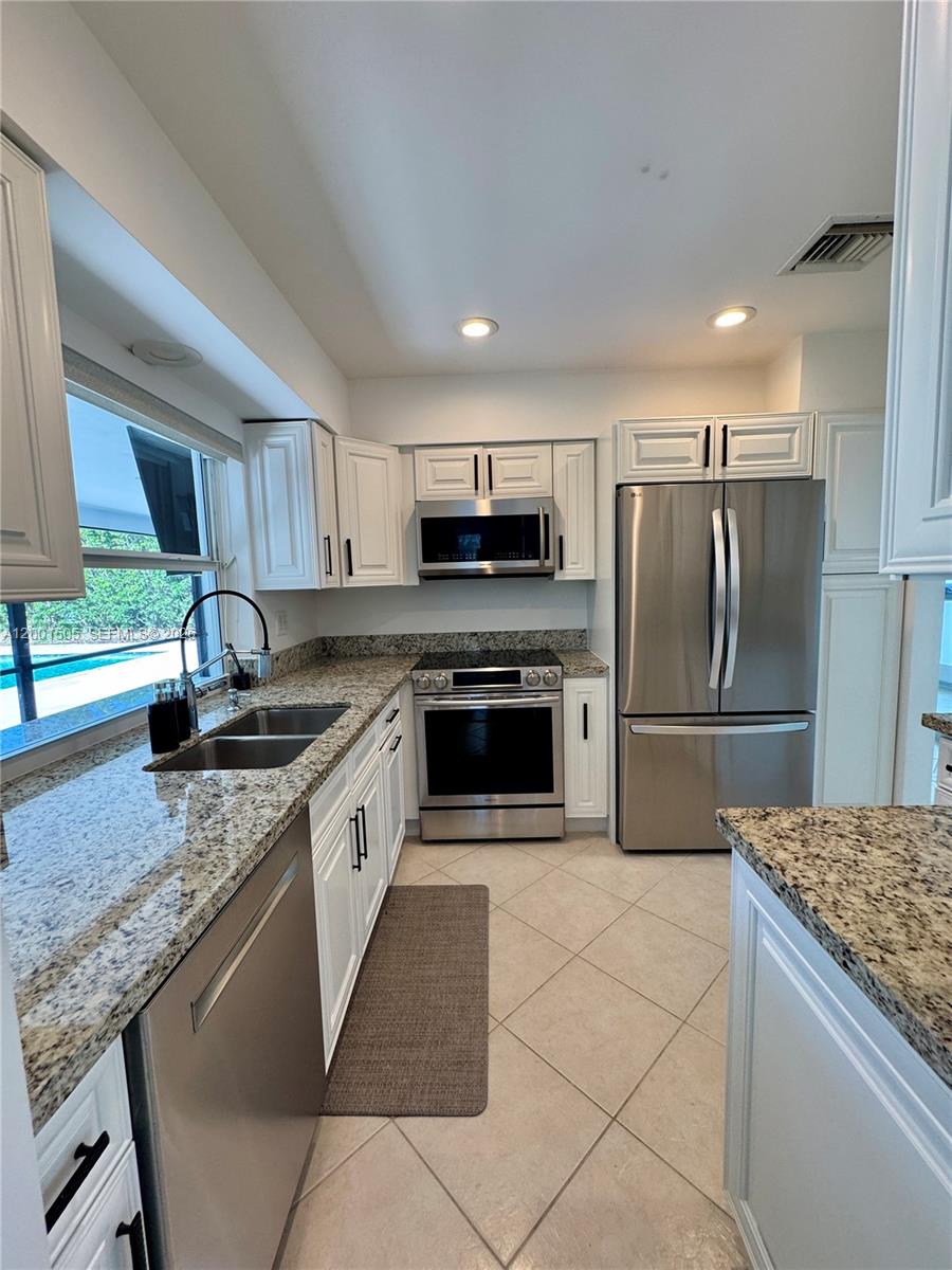 BOCA RATON SQUARE UNIT 7 - Residential Lease