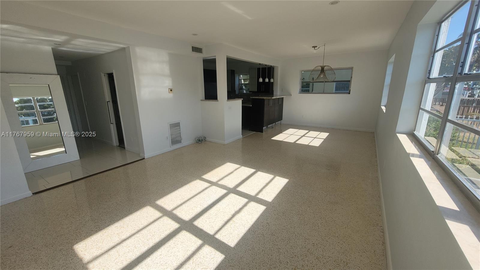 200 S Shore Dr 9