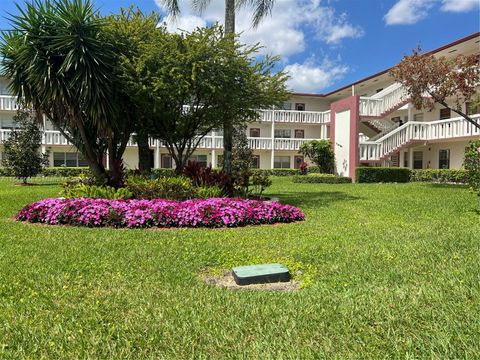 Condominium in Boca Raton FL 488 Fanshaw L.jpg