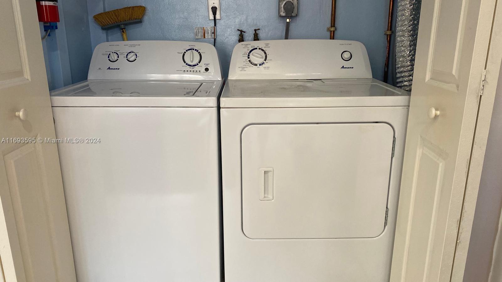 HOLLYWOOD LAKES SECTION - Residential Lease