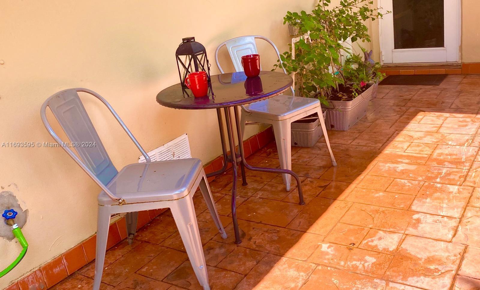 HOLLYWOOD LAKES SECTION - Residential Lease