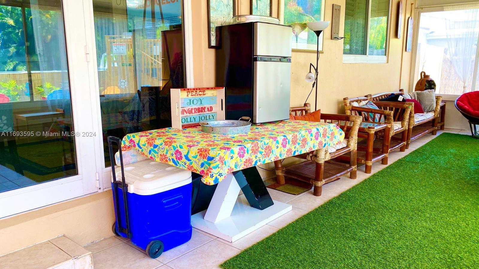 HOLLYWOOD LAKES SECTION - Residential Lease