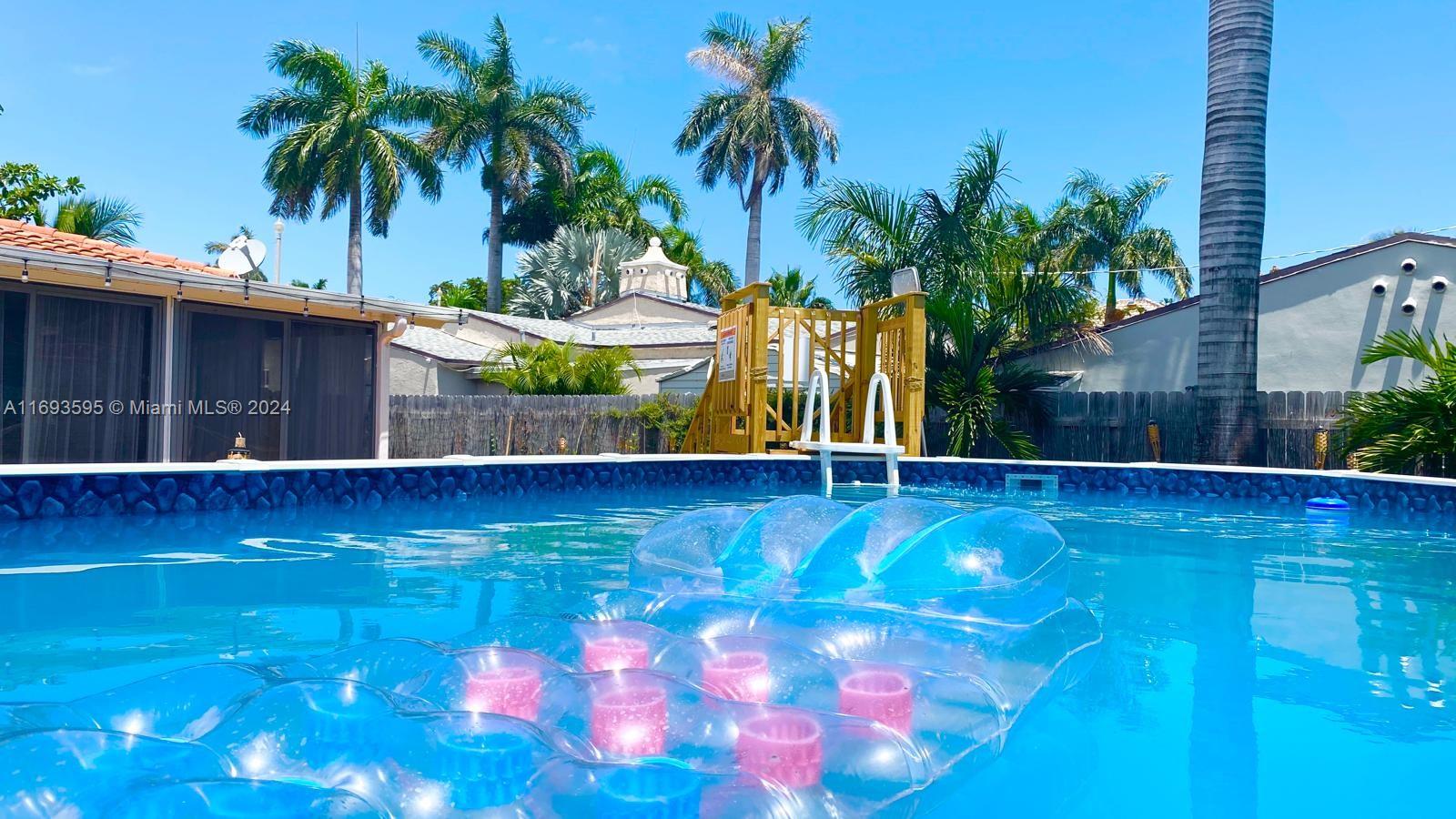 HOLLYWOOD LAKES SECTION - Residential Lease