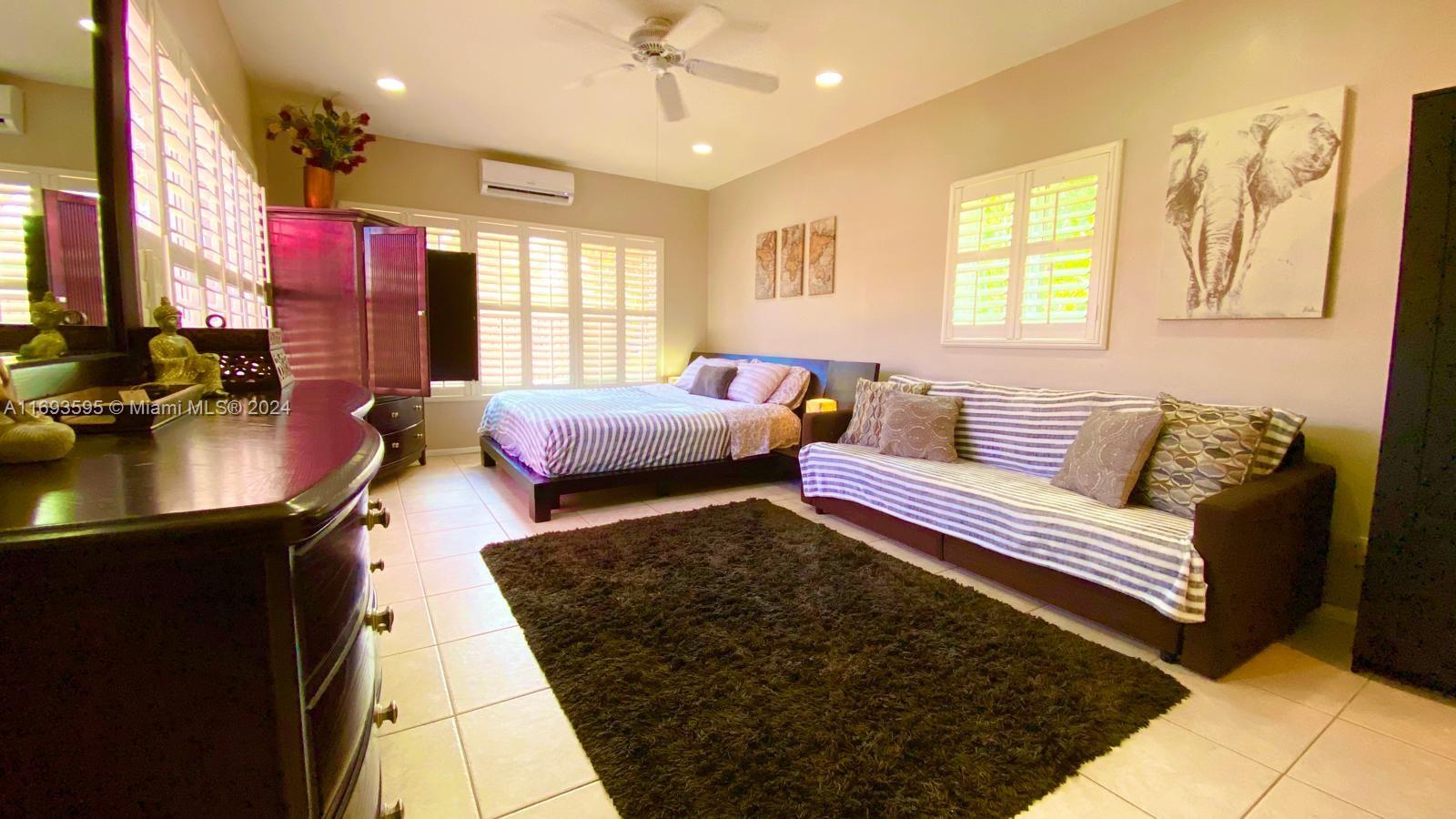 HOLLYWOOD LAKES SECTION - Residential Lease