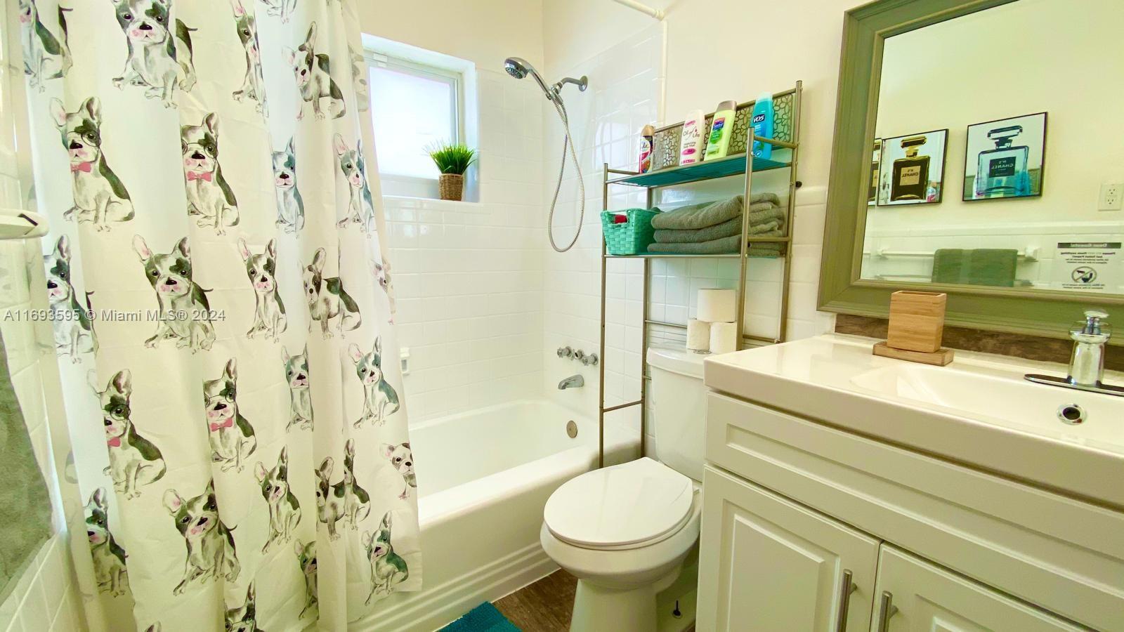 HOLLYWOOD LAKES SECTION - Residential Lease