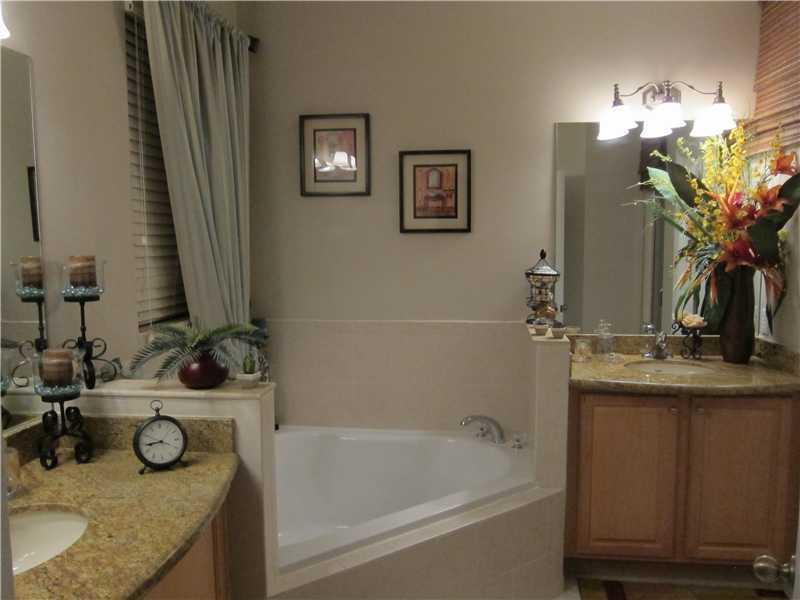 SILVER PALM EAST SECTION - Residential Lease