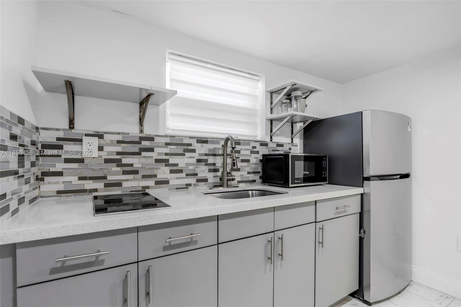901 NW 34th Ter