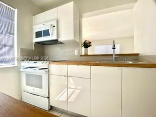 CYPRESS GARDENS CONDOMINI - Residential Lease