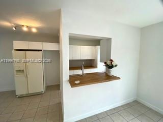 CYPRESS GARDENS CONDOMINI - Residential Lease