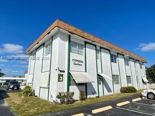 CYPRESS GARDENS CONDOMINI - Residential Lease