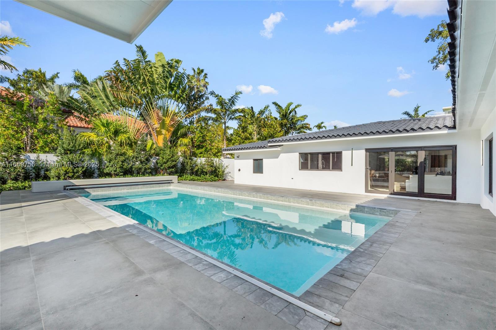 HIBISCUS ISLAND - Residential