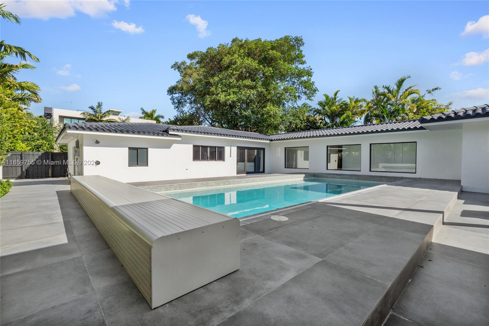 HIBISCUS ISLAND - Residential