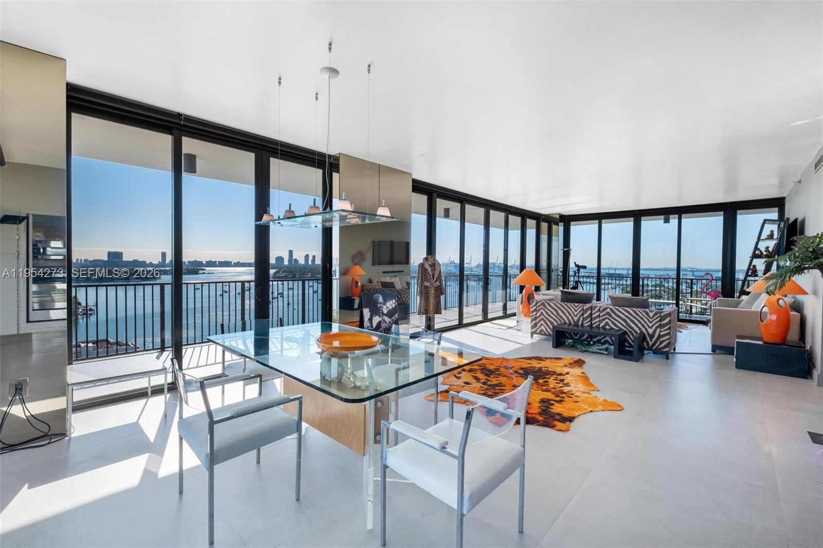 1000 Venetian Way 1501