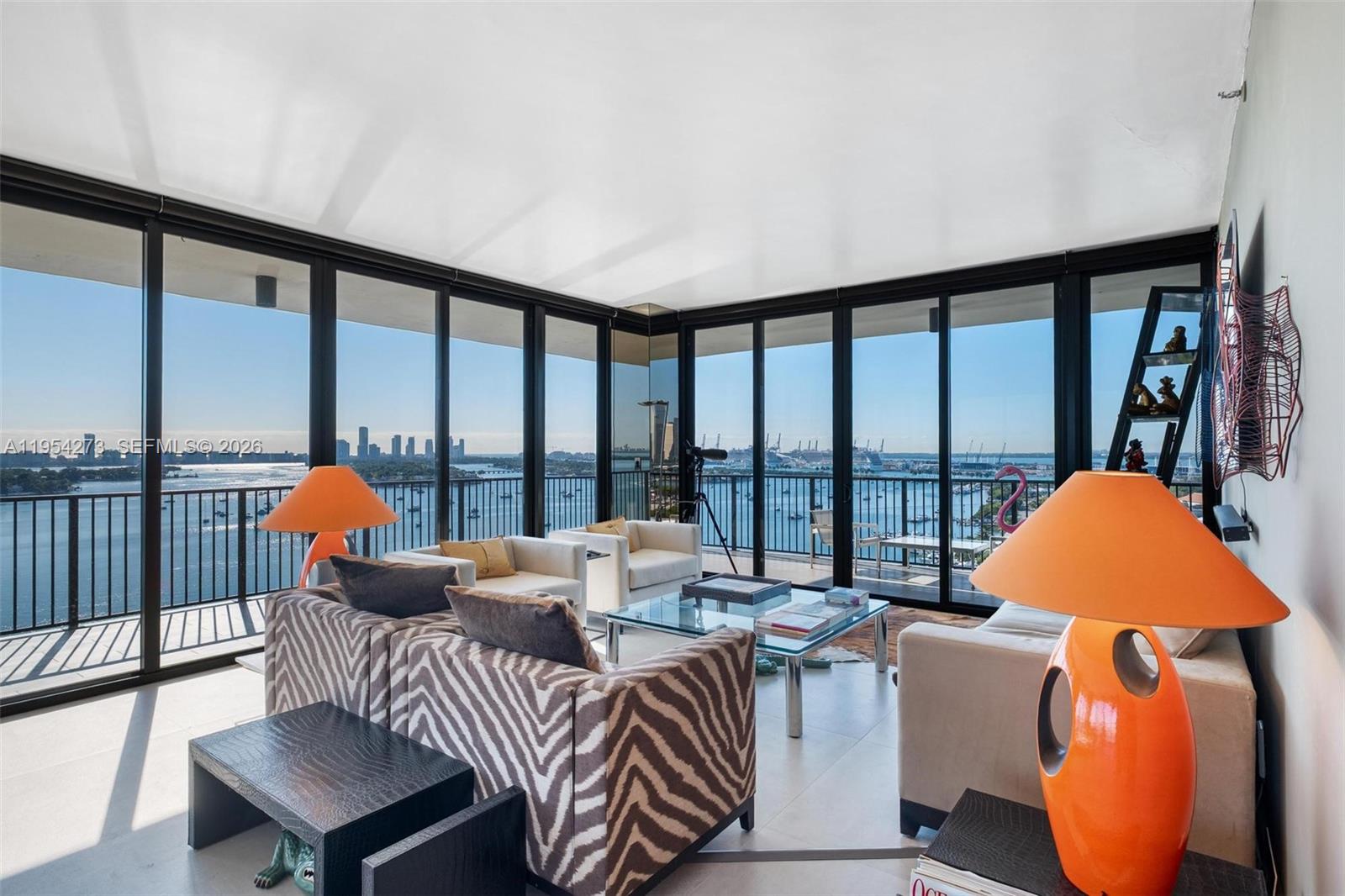 1000 Venetian Way 1501