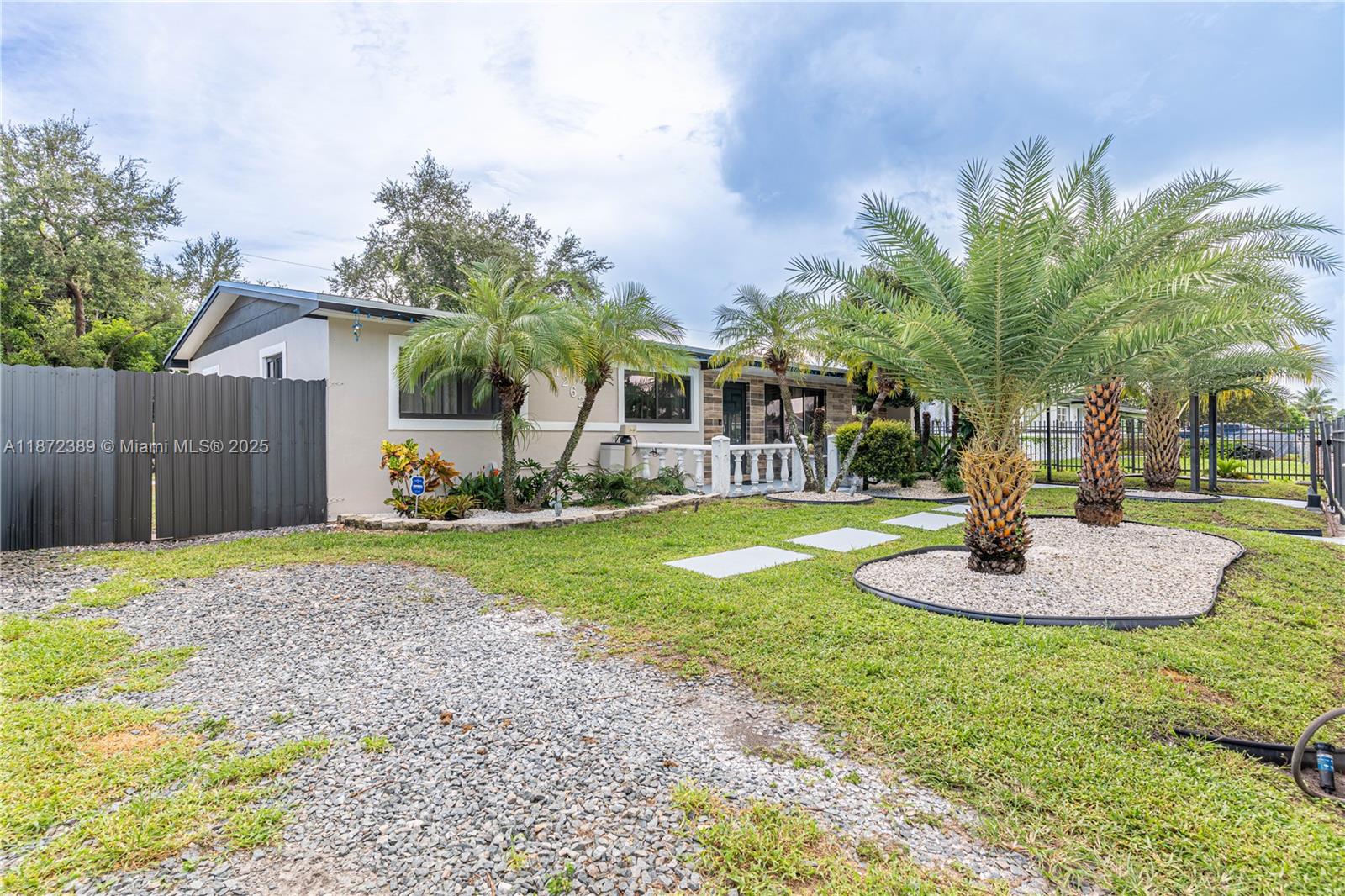 SCOTT LAKE MANOR SEC 8 - Residential