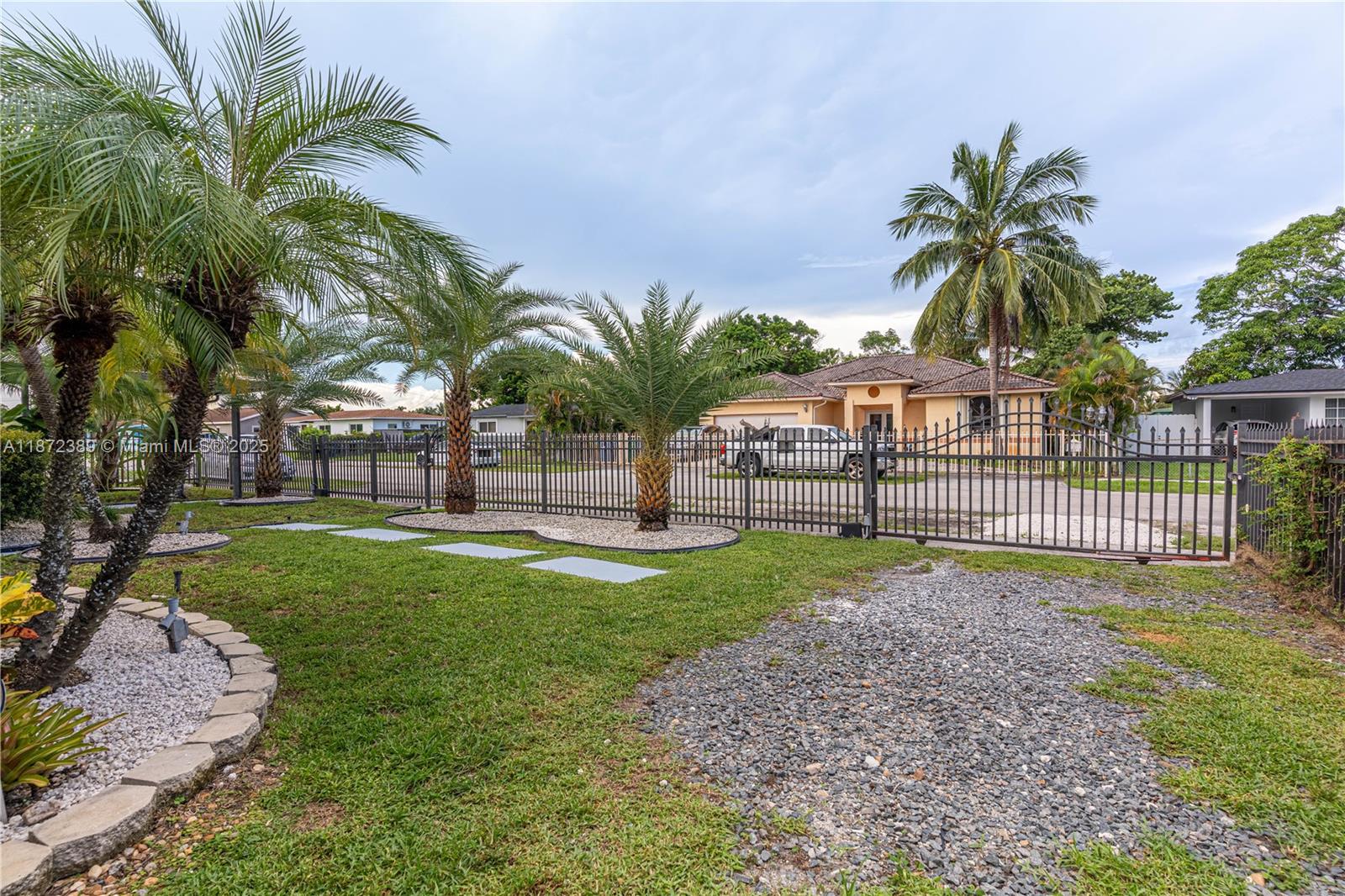 SCOTT LAKE MANOR SEC 8 - Residential