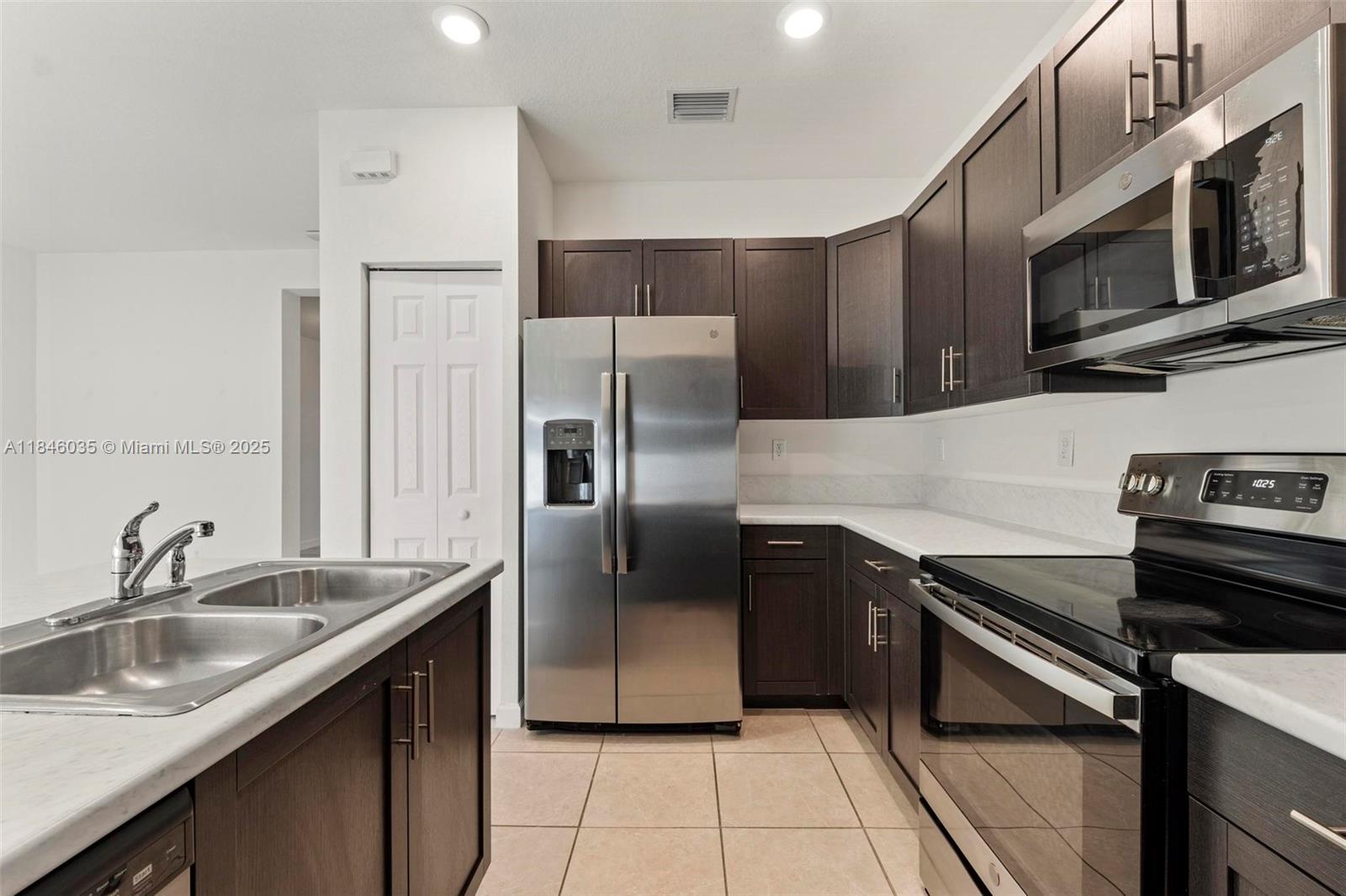 AQUABELLA NORTH REPLAT - Residential