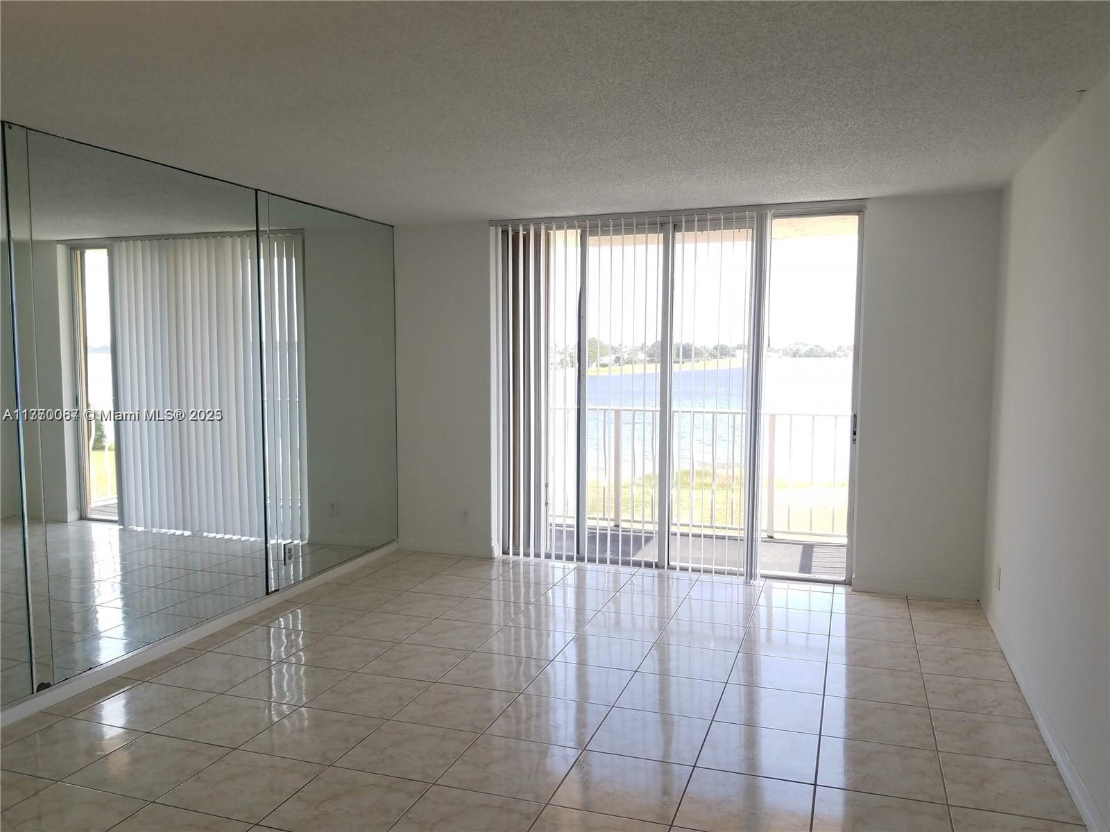 480 Executive Center Dr 3C