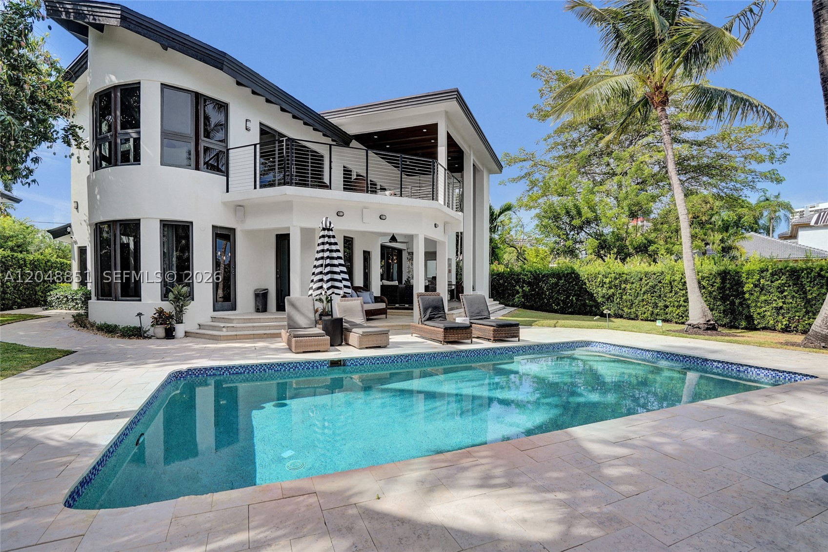 113 Holiday Dr